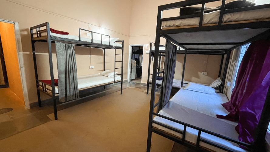 10-Bed Mixed AC Dorm