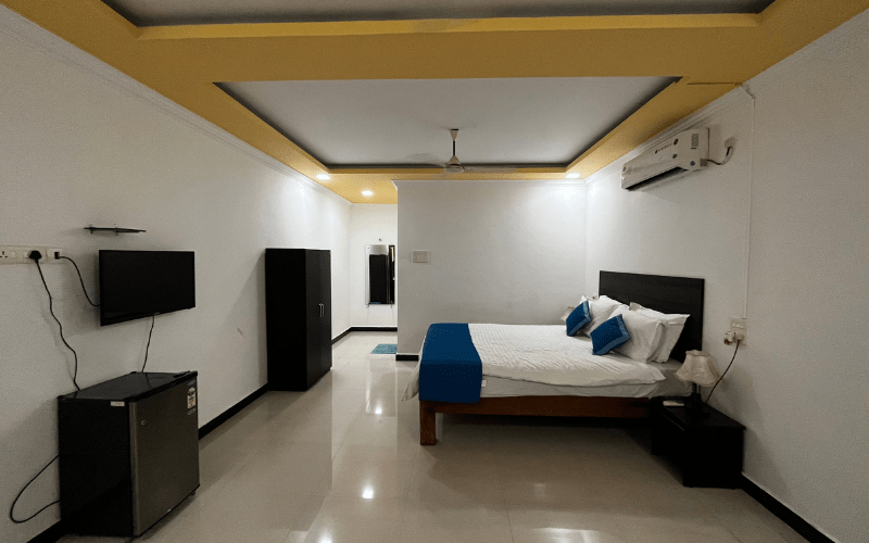 Deluxe Private AC Room