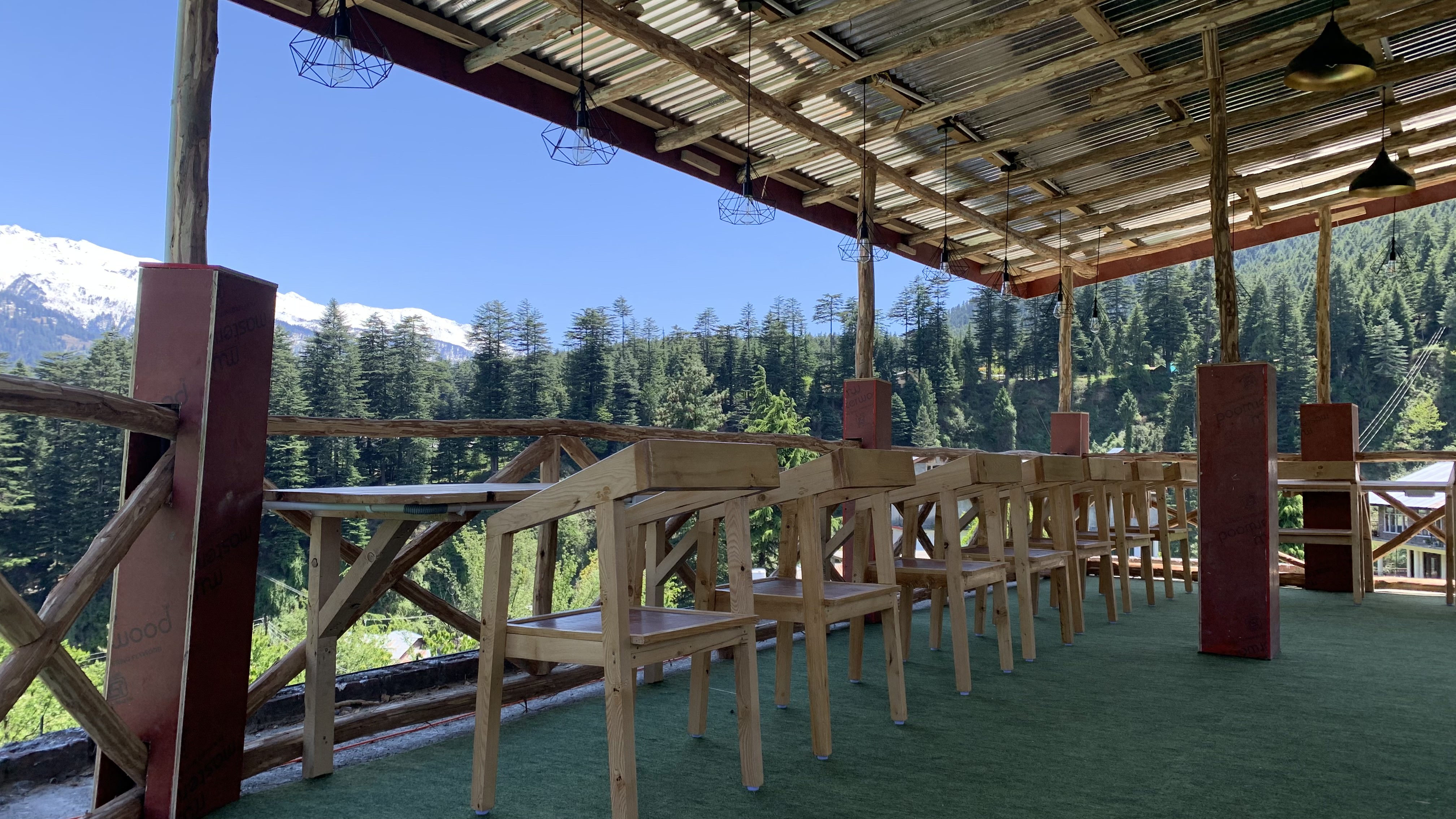 Best hostel in Manali
