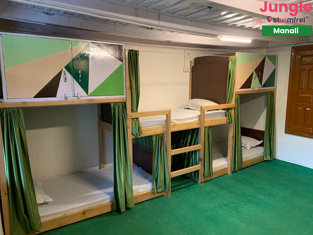 best hostel in Manali