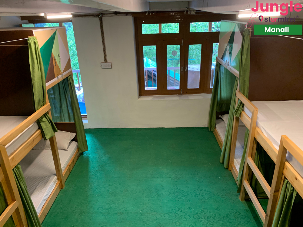 best hostel in Manali