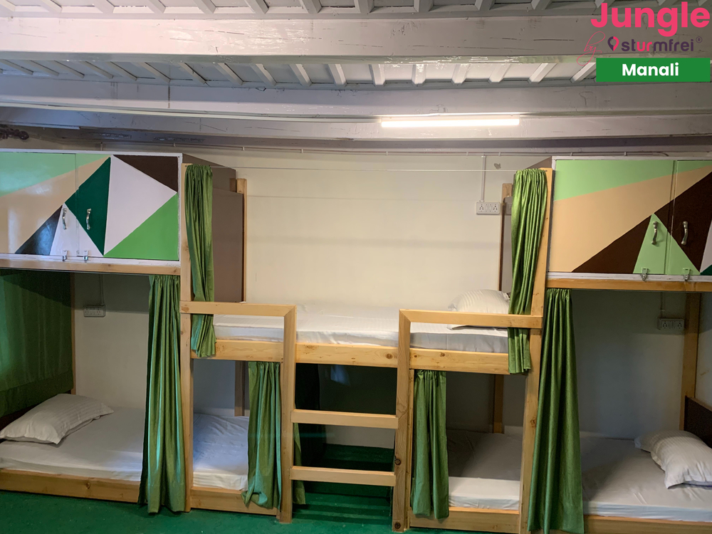 best hostel in Manali