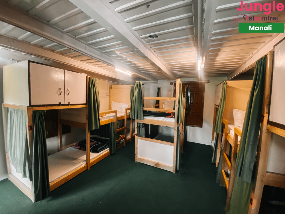 best hostel in Manali