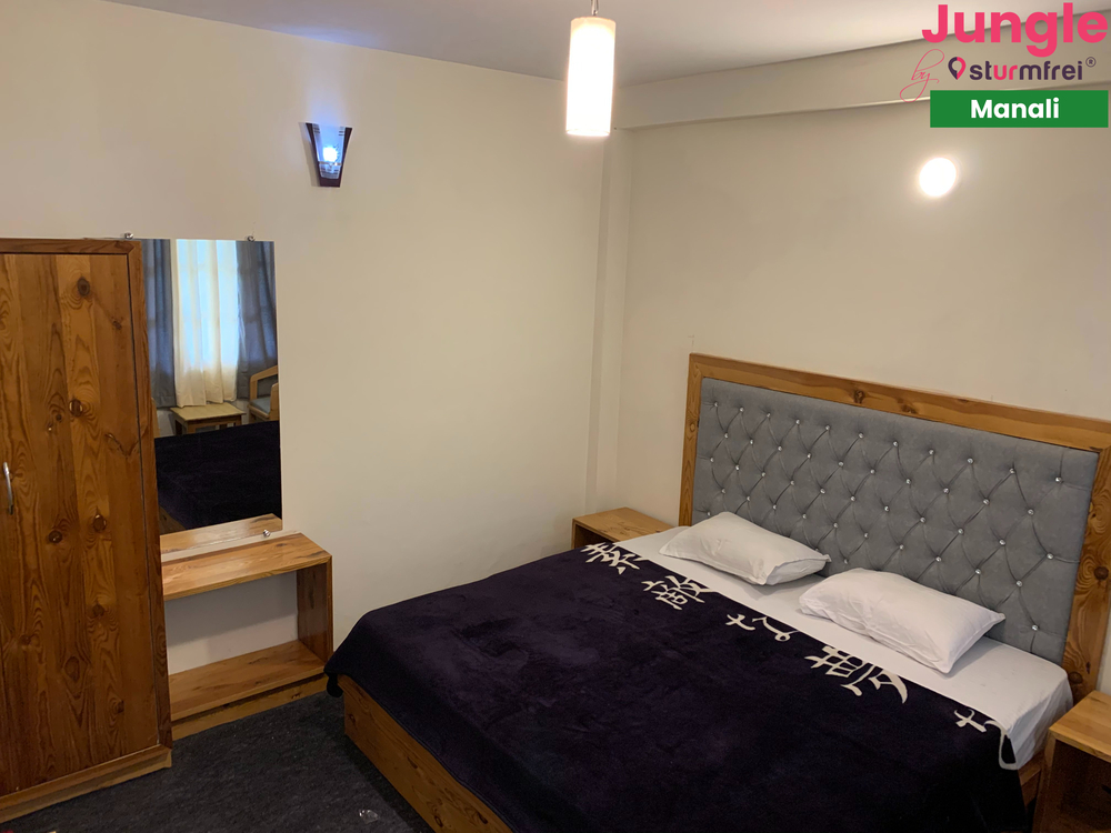 best hostel in Manali