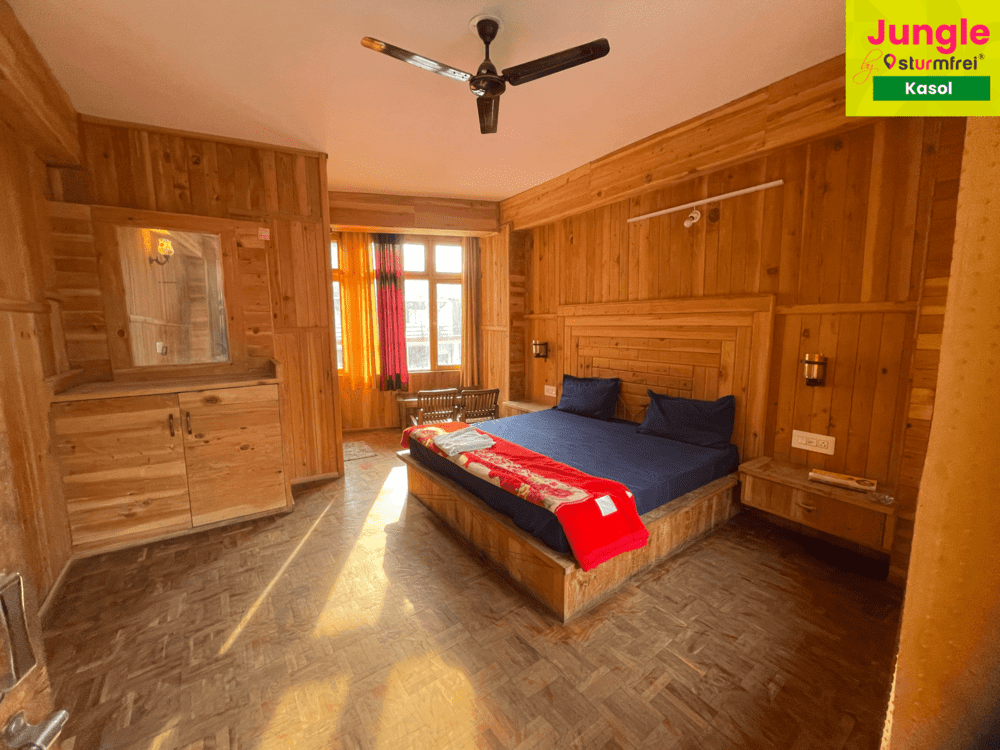 best hostel in Kasol